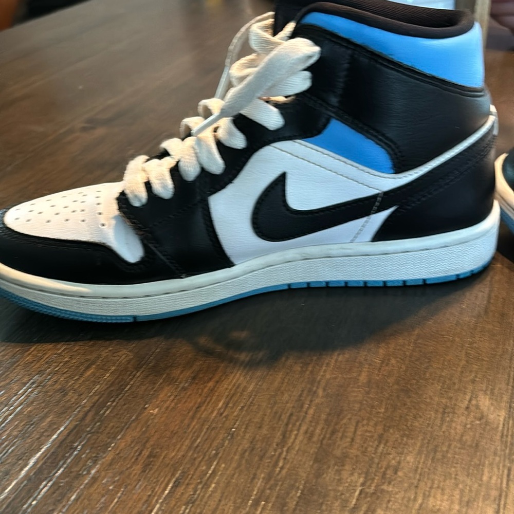 Air Jordan Mid 1 Mid University Blue
